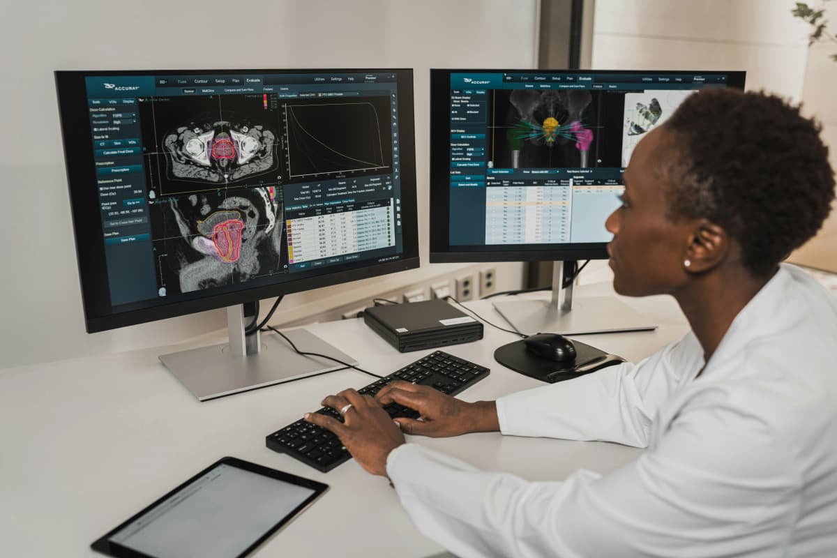 MyFRCR platform showing full lossless DICOM viewer with zero AI-generated content for FRCR 2B exam practice